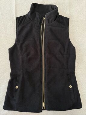 Lilly Pulitzer Skyden Reversible Sherpa & Faux Suede Vest - Black/Gold - Size S